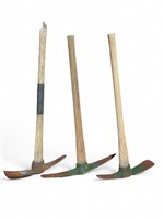 Bundle of three pickaxes