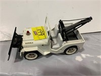 VINTAGE METAL TONKA JEEP TOW TRUCK