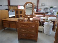 Vintage Reniaissance Revival 5 Drawer Dresser