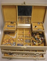 14" X 8" X 6.25" Jewelry Box w/ Jewelry