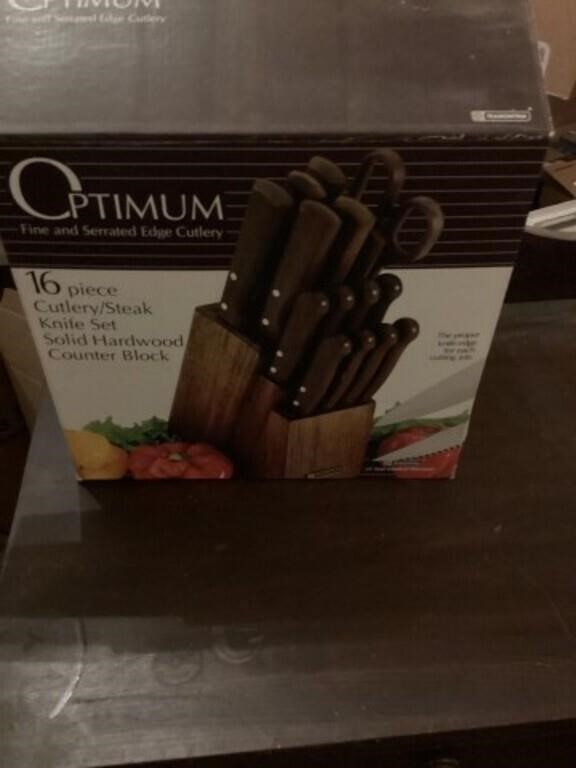 NIB optimum knife set