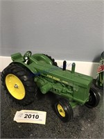 John Deere Diesel R, WF tractor