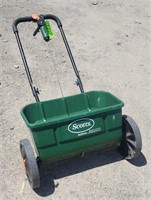 Scott's Fertilizer Spreader