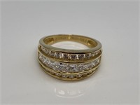 14K Gold & Diamond Ring.