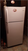Frigidaire Refrigerator Freezer over Fridge