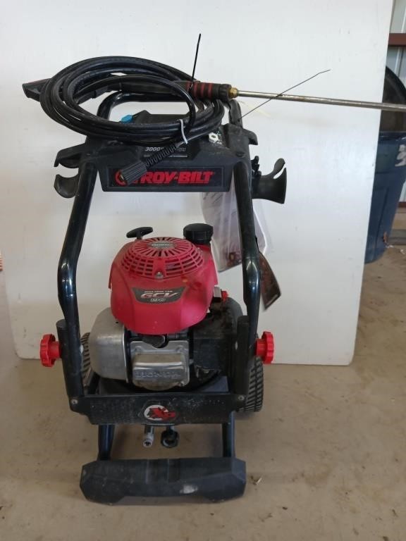 Troy-Bilt 300 max psi pressure washer w/ Honda