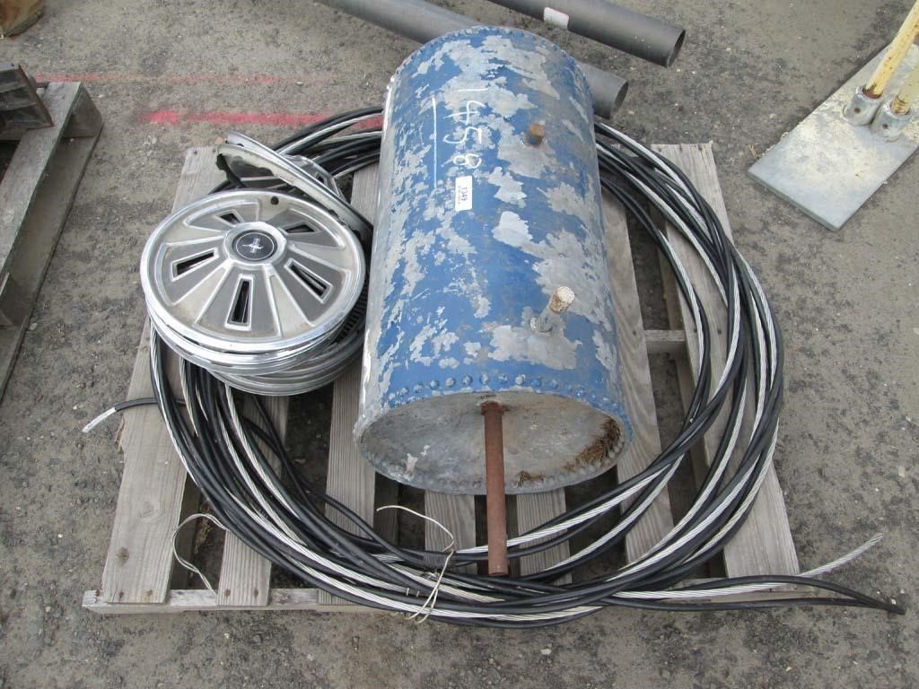 Roll of Cable, Tank, Hub Caps
