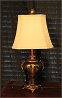 Urn Style Decorative Lamp
