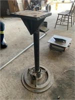 Homemade Horse Shoeing Stand (Black)