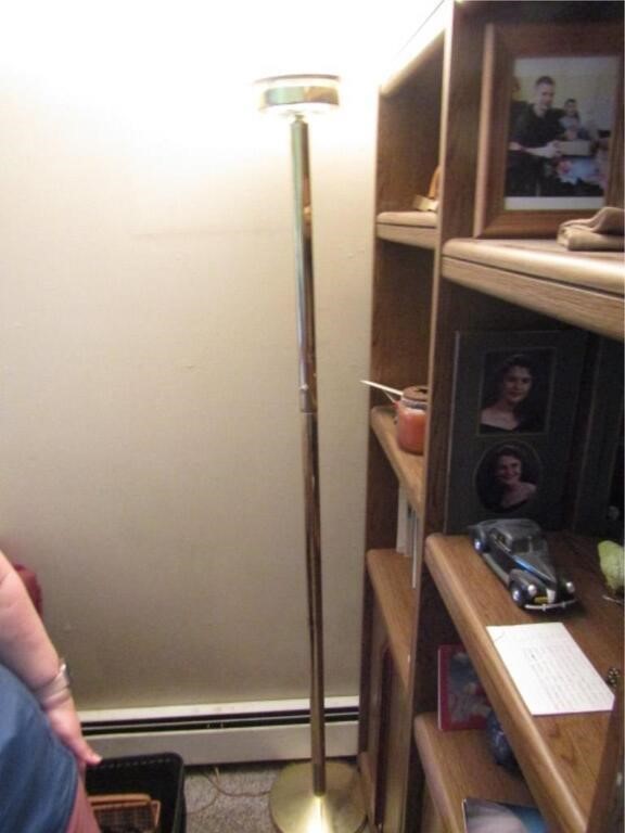 FLOOR LAMP