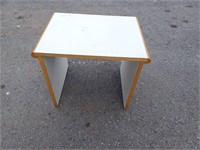 Petite table