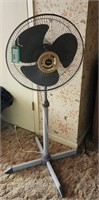 Stand up Oscillating Fan UNTESTED