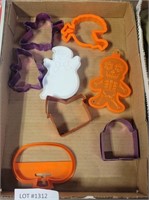 FLAT BOX OF HALLOWEEN THEMED COOKIE CUTTERS
