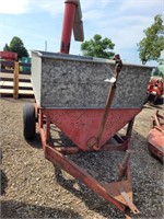 Feed auger wagon