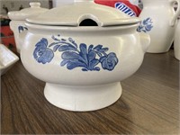 Pfaltzgraff  gravy bowl