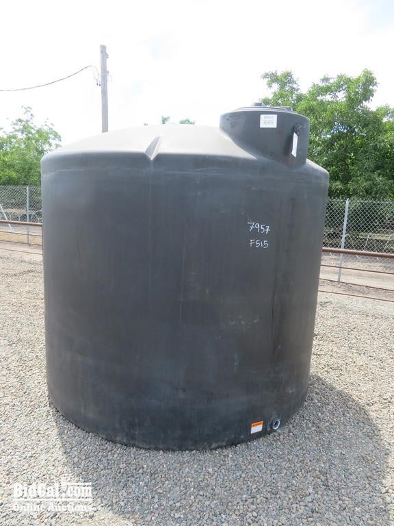 2,500 Gallon Poly Tank