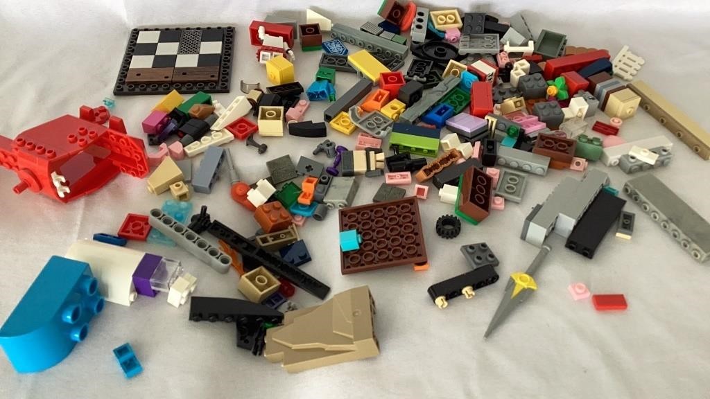 Assorted Lego pieces