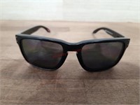 Oakley sunglasses (scratched)
