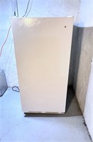 GE 14.1 Cu. Ft. Upright Manual Defrost Freezer