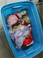 Big bin vintage dolls and puppets