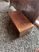 Small trunk 28x15