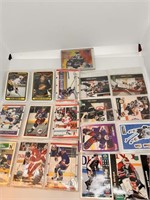 Older Hockey Cards 19 pcs