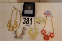 Collection of Necklaces(R4)