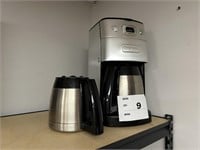 COFFEE MAKER AND EXTRA POT