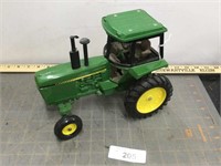 John Deere 4255 row crop WF tractor