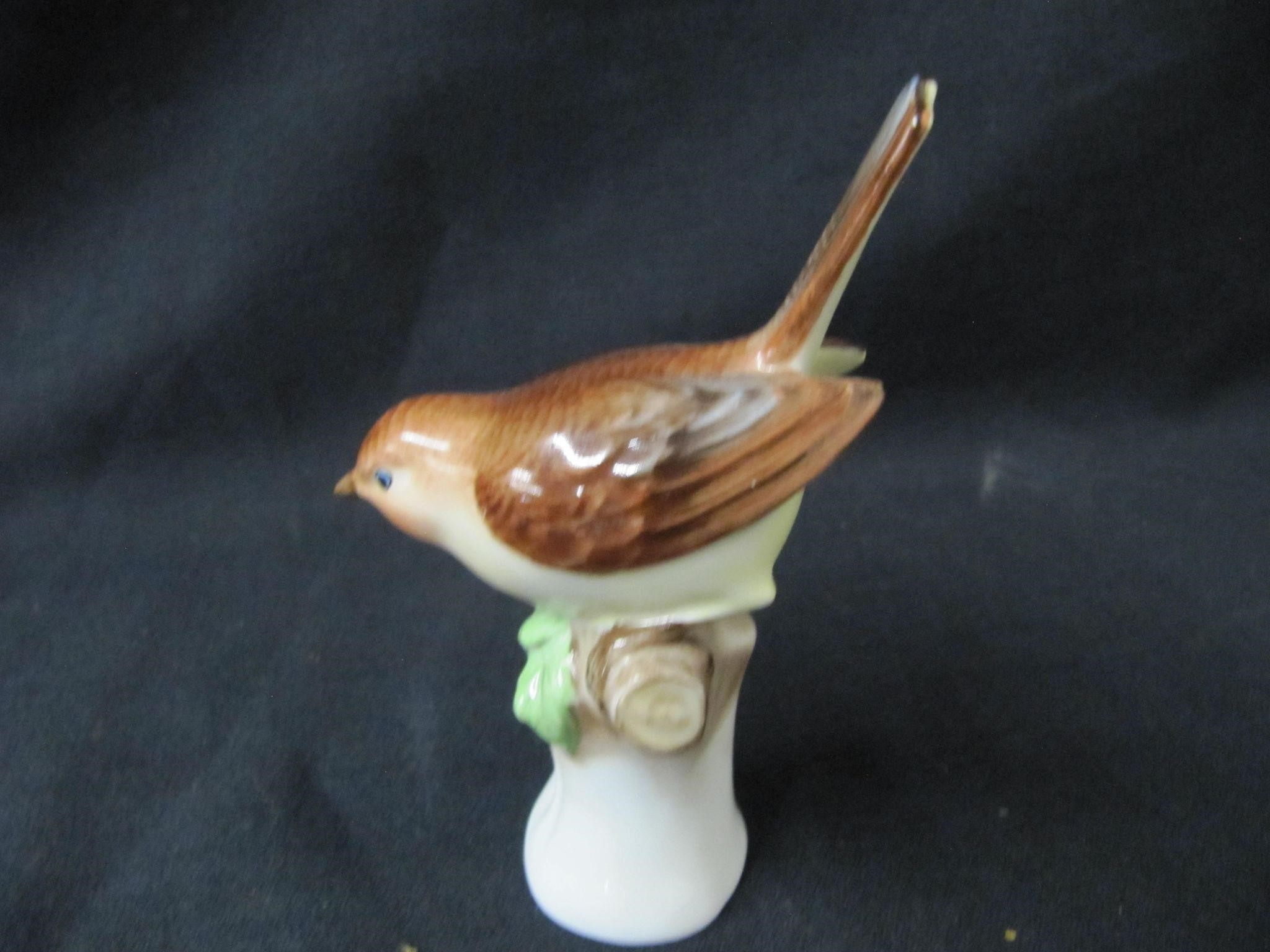 VINTAGE HERON HANDPAINTED PORCELAIN BIRD