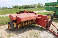 NEW HOLLAND 273 BALER