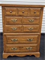Broyhill (5) drawer chest of drawers