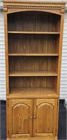 Oak Bookcase w/ 3 top display shelves w/
