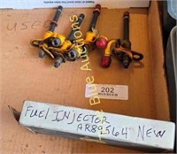 Fuel Injectors AR89564/ Some New In Box