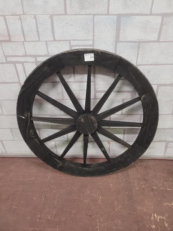 Wood wagon wheel