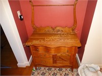 Oak Wash Stand w/3 dovetail drawers on casters