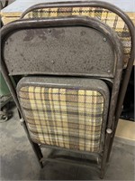 4 folding vintage metal chairs