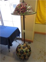 Floor Lamp w/ Leaded Glass Shade & Quoizel