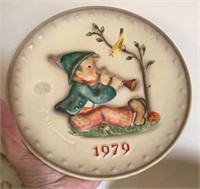 Vintage Hummel Figure 1979 Annual Plate