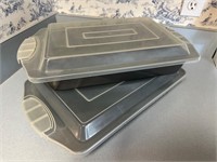 Pair of Wilton Cake Pans w/ Covers