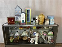 Decor: Birdhouse Lamp Shades Clocks Figurines etc