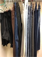 K - MIXED LOT OF WOMEN'S CLOTHING (W8)