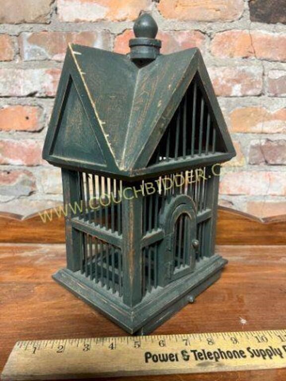 Small antique look decorative bird house