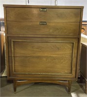 (G) Mid Century 4 Drawer Standing Dresser 34 1/4”