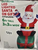 6 FT OUTDOOR LED INFLATABLE SANTA RETAIL $70