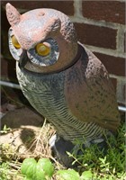 Weighted Plastic Lawn & Garden Owl w/ Moving