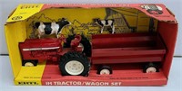 IHC 544 Tractor/Wagon/Animals Set NIB