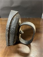 Cast iron (iron) with handle