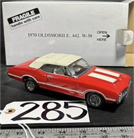 Danbury Mint Die Cast 1970 Oldsmobile 442 W-30