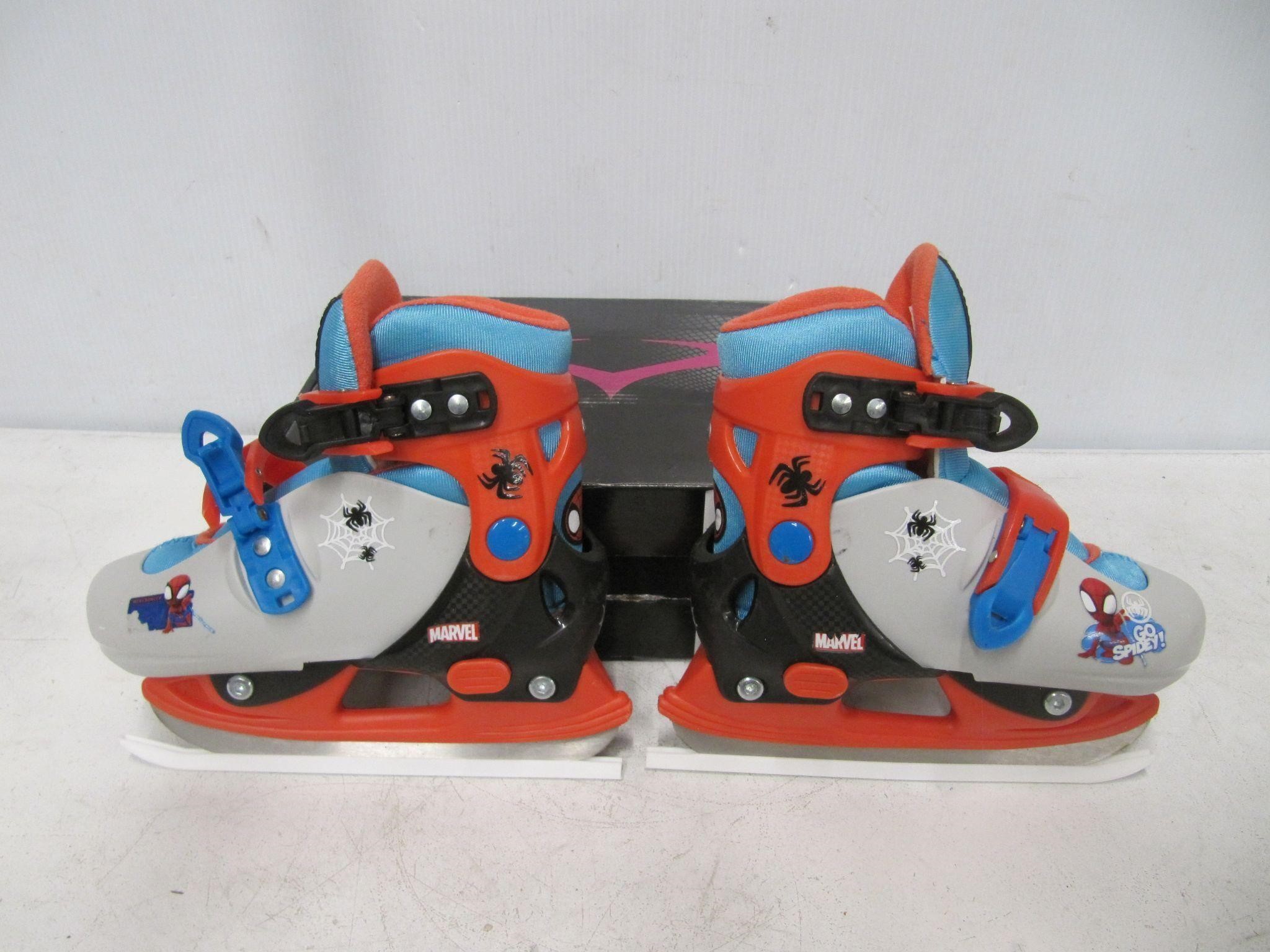 CHILD'S MARVEL MOLDED ICE SKATES